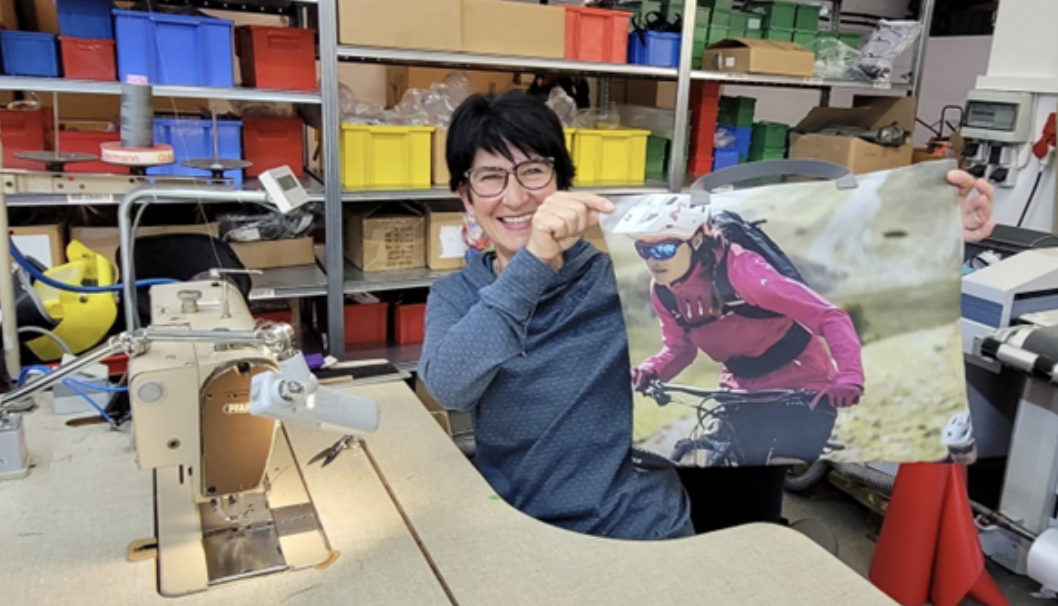 Claudia Reimann is responsible for pattern design and production in the Upcycling Workshop. Image: VAUDE 